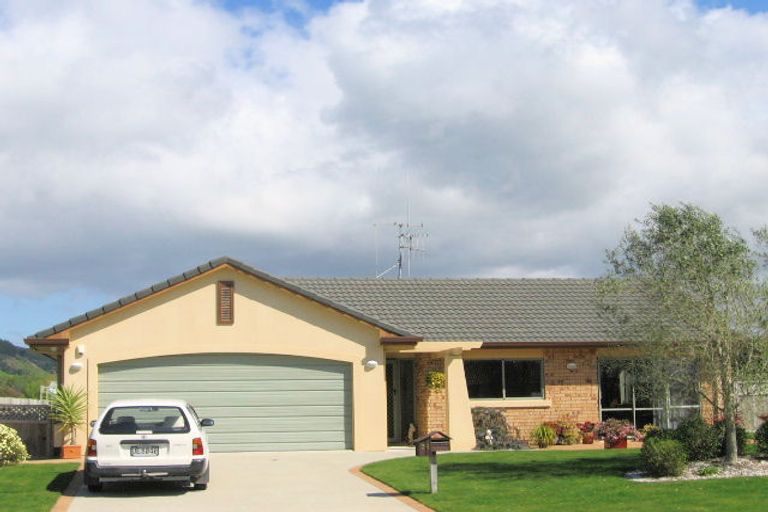 Photo of property in 24 Mcleod Place, Papamoa Beach, Papamoa, 3118