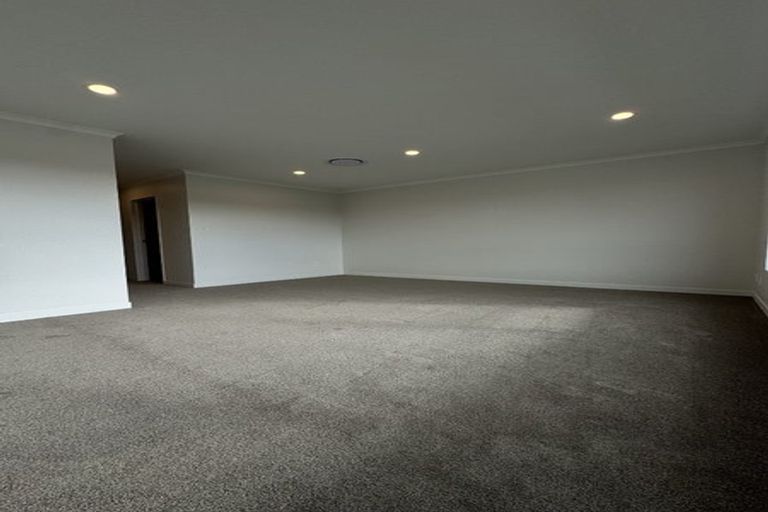 Photo of property in 5 Kikorangi Drive, Wainui, 0992