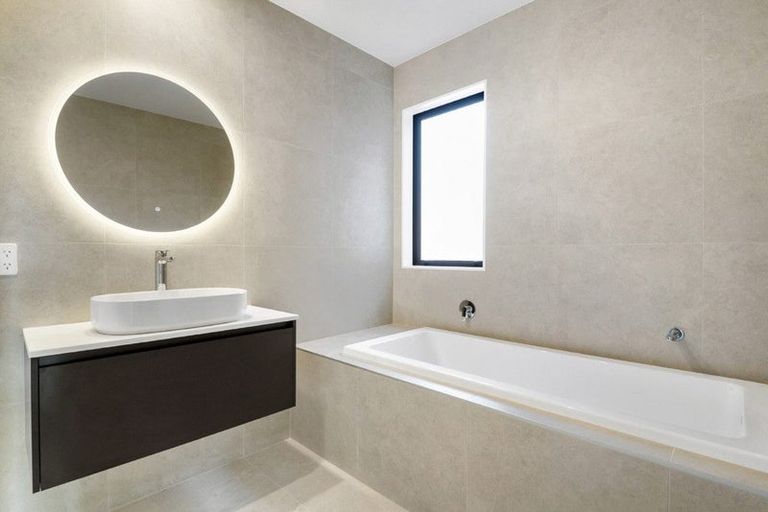 Photo of property in 4 Rauawa Lane, Hobsonville, 0616