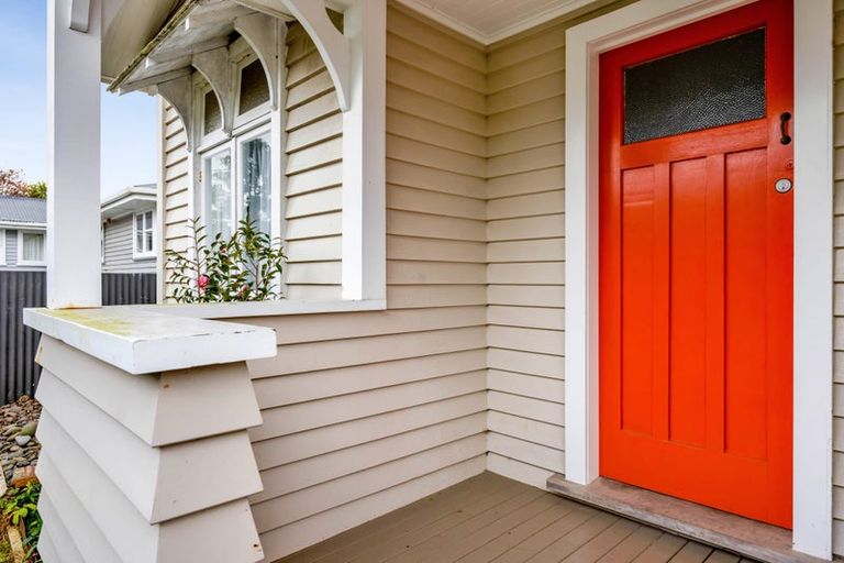 Photo of property in 15b Atiawa Street, Glen Avon, New Plymouth, 4312