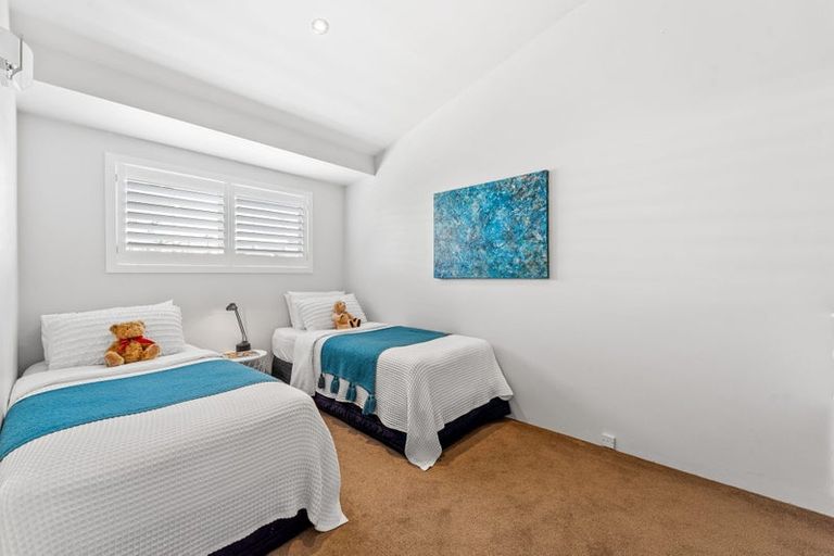 Photo of property in 32 Kahurangi Place, Snells Beach, 0920