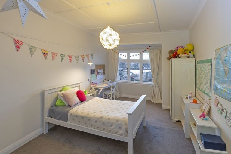 Photo of property in 18 Mcfarlane Street, Mount Victoria, Wellington, 6011