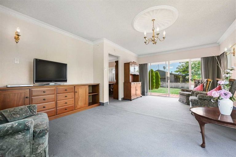 Photo of property in 43 Delamare Road, St Andrews, Hamilton, 3200