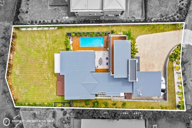 Photo of property in 8 Kerema Way, Schnapper Rock, Auckland, 0632