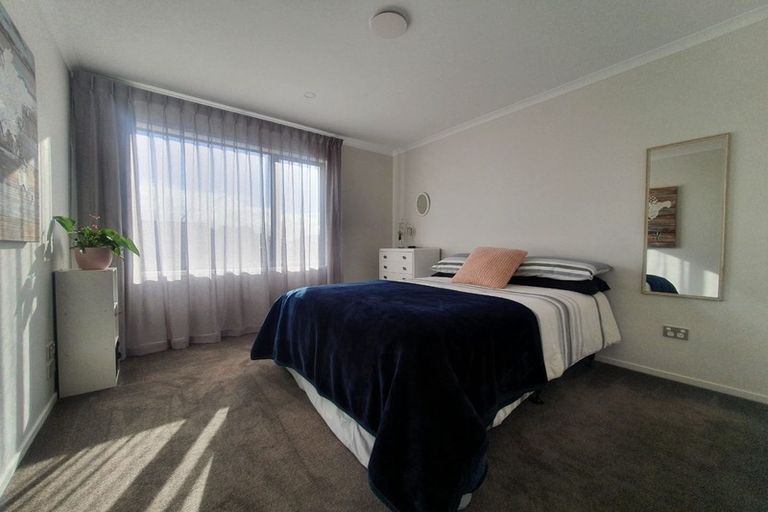 Photo of property in 469 Hobsonville Road, Hobsonville, Auckland, 0616