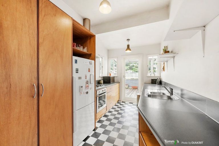 Photo of property in 3 Waikato Street, Island Bay, Wellington, 6023