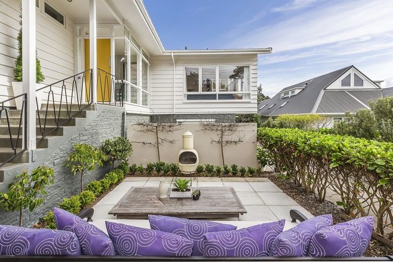 Photo of property in 30 Mantell Street, Seatoun, Wellington, 6022