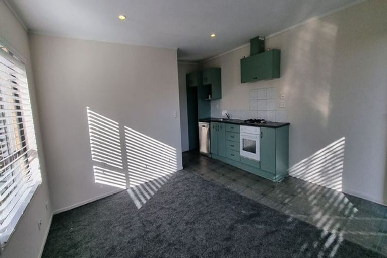 Photo of property in 1 Ardee Close, East Tamaki, Auckland, 2016