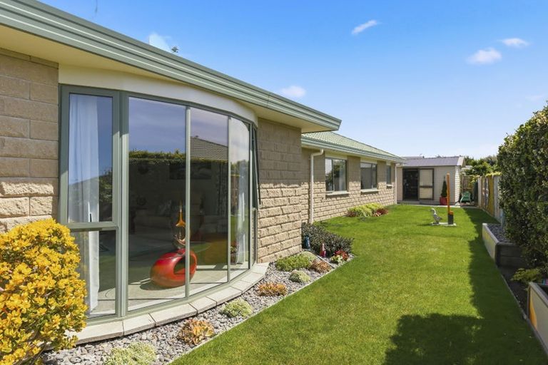 Photo of property in 100 Milne Drive, Paraparaumu, 5032