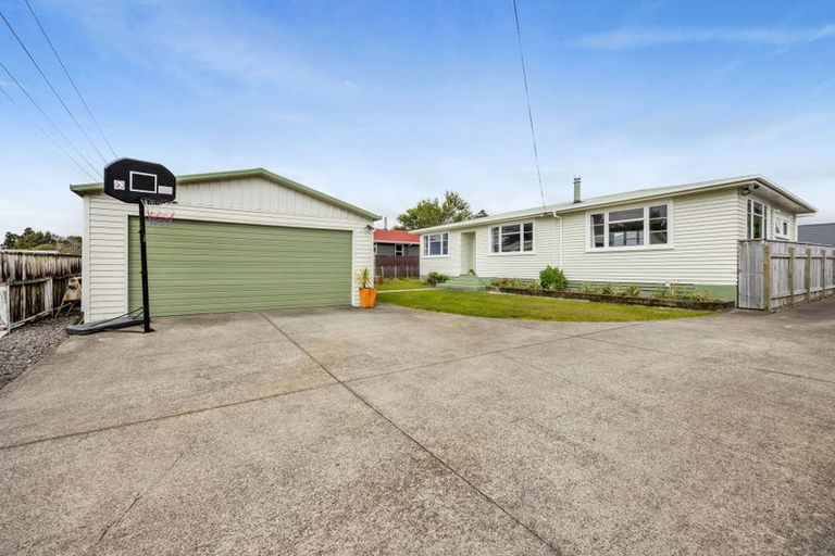 Photo of property in 40 Mahoe Street, Inglewood, 4330