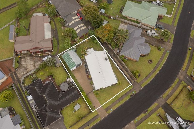 Photo of property in 39 Cholmondeley Crescent, Whitianga, 3510