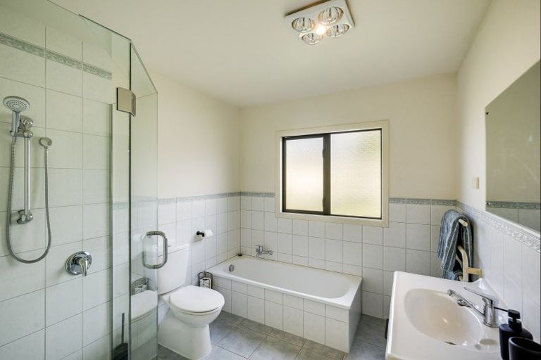 Photo of property in 8 Hanna Place, Havelock North, 4130