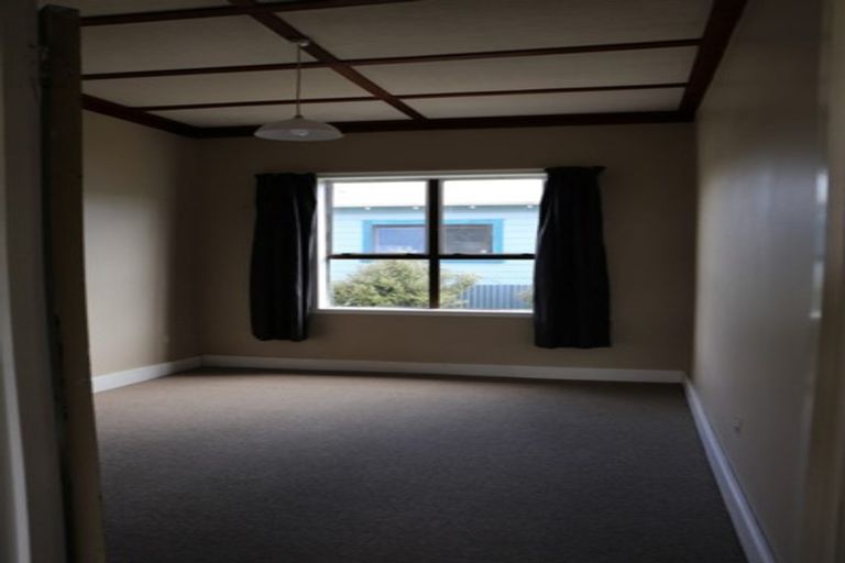 Photo of property in 15 Waverley Street, Waipawa, 4210