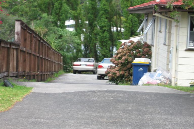 Photo of property in 1/20 Lambrown Drive, Totara Vale, Auckland, 0629