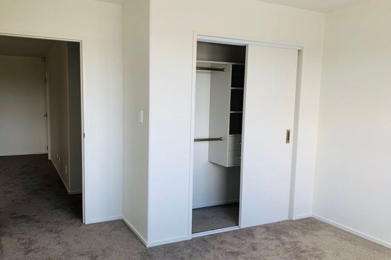 Photo of property in 38 Ascension Crescent, Orewa, 0931