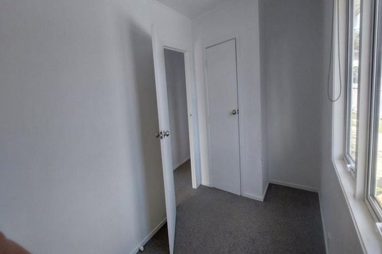 Photo of property in 9 Maybelle Place, Kelston, Auckland, 0602