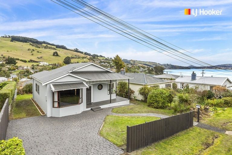 Photo of property in 6 Marett Street, Macandrew Bay, Dunedin, 9014
