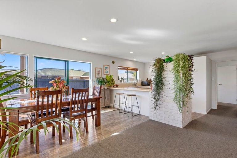 Photo of property in 88 Evans Road, Papamoa Beach, Papamoa, 3118