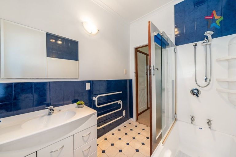 Photo of property in 17 Stellin Street, Boulcott, Lower Hutt, 5011