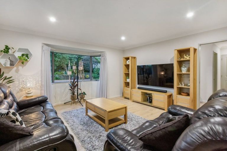 Photo of property in 12 Hawke Place, Pukekohe, 2120