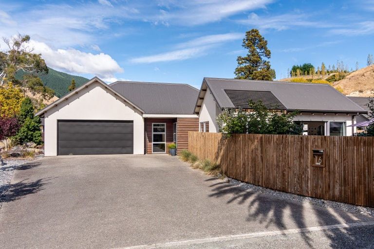 Photo of property in 16 Sunningdale Drive, Stoke, Nelson, 7011