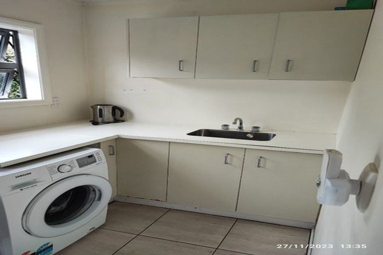 Photo of property in 3 Dayspring Way, Pakuranga, Auckland, 2010
