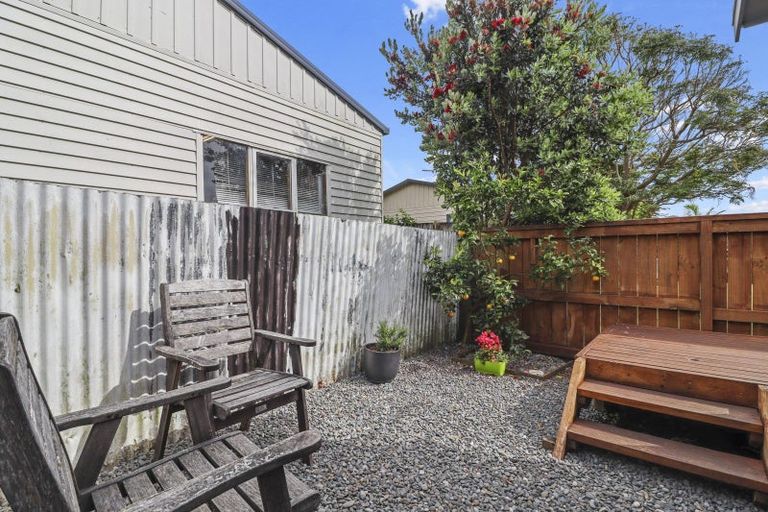 Photo of property in 18 Athenree Road, Athenree, Katikati, 3177