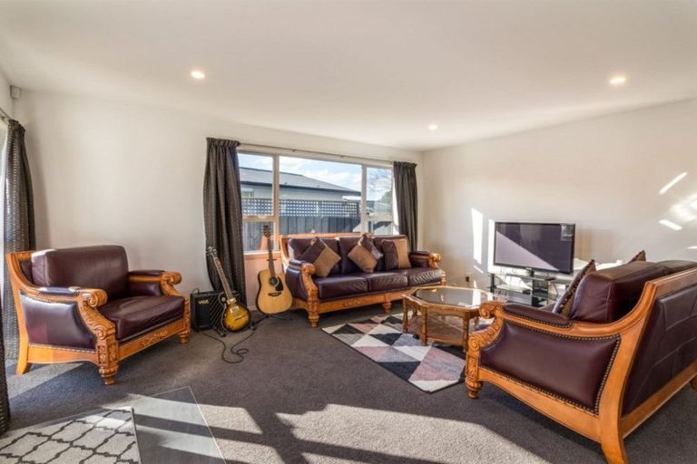 Photo of property in 30 Eglinton Street, Avondale, Christchurch, 8061