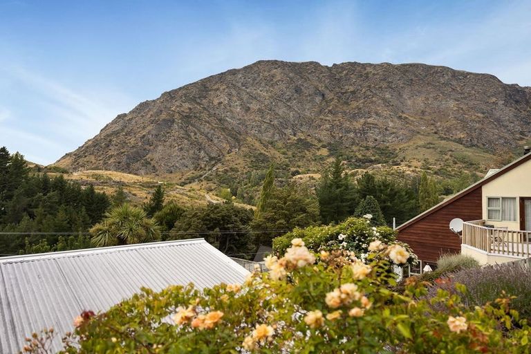 Photo of property in 26 Mcchesney Road, Arthurs Point, Queenstown, 9371