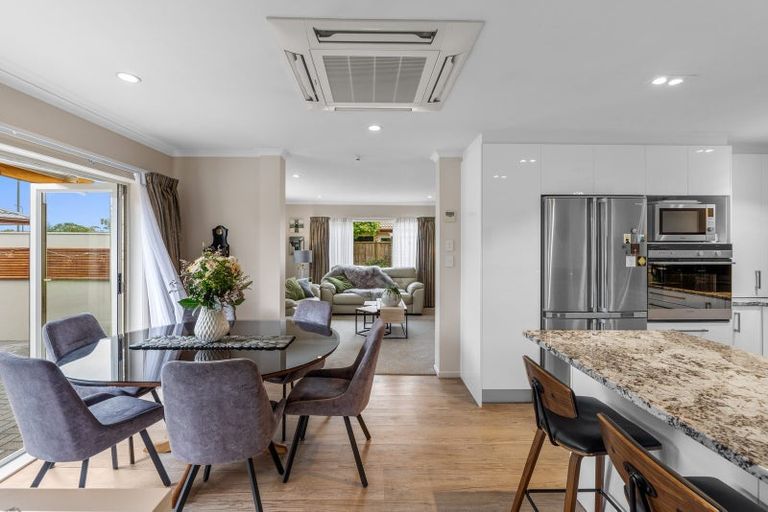 Photo of property in 9 Millstone Lane, Henderson, Auckland, 0612