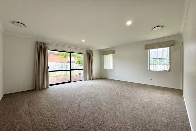 Photo of property in 1 Maple Lane, Huapai, Kumeu, 0810
