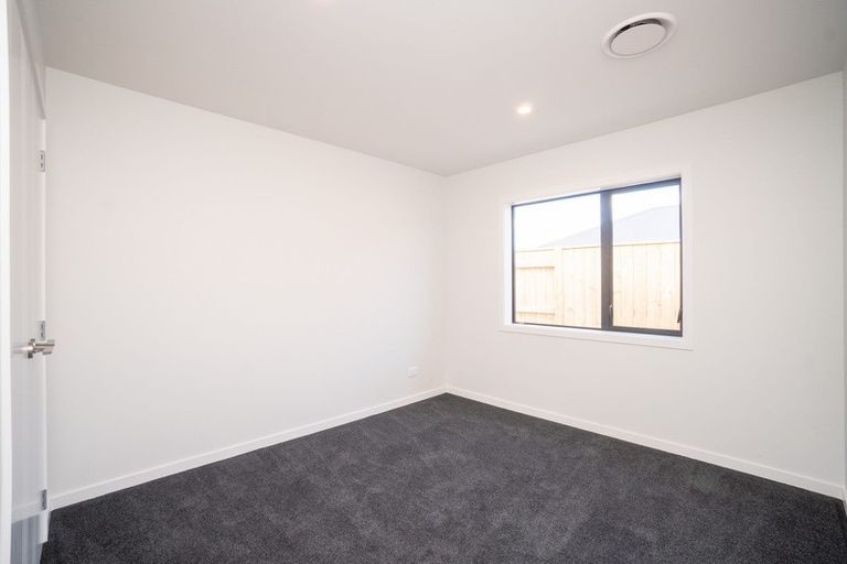 Photo of property in 28 Freedom Drive, Kelvin Grove, Palmerston North, 4414