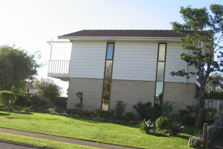 Photo of property in 35 Sorrel Crescent, Bucklands Beach, Auckland, 2012