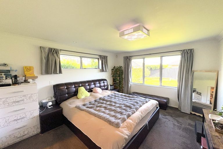 Photo of property in 17 Greenwich Street, Halswell, Christchurch, 8025