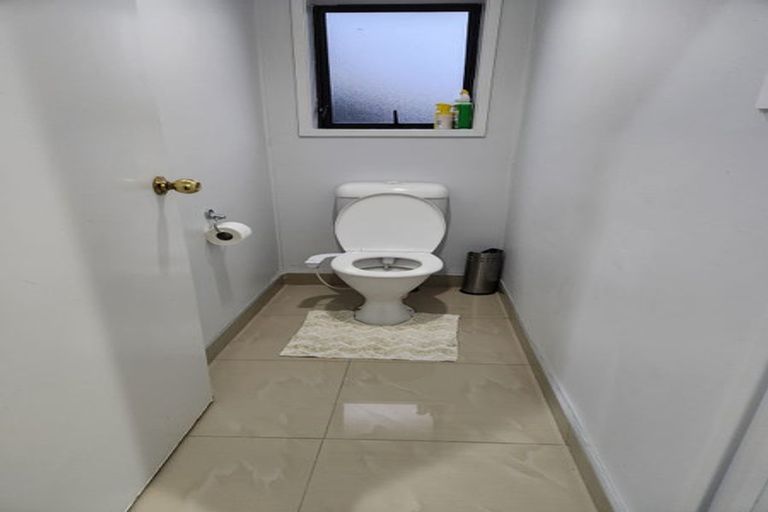 Photo of property in 2/34 Manuroa Road, Takanini, 2112