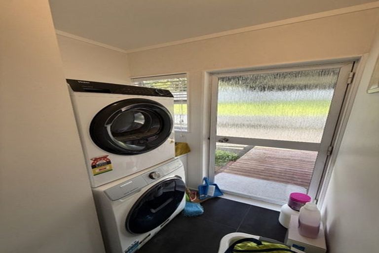 Photo of property in 14 Sarajevo Place, Massey, Auckland, 0614