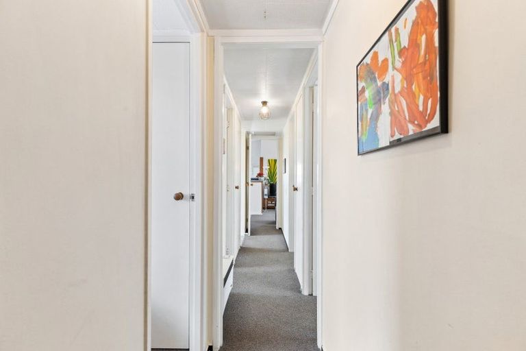 Photo of property in 11 Perrin Place, Kelvin Grove, Palmerston North, 4414