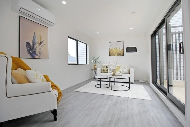 Photo of property in 58b Friesian Drive, Mangere, Auckland, 2022