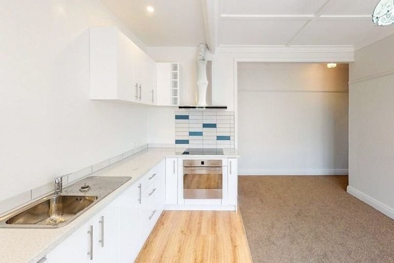 Photo of property in 18 Waipapa Terrace, Hataitai, Wellington, 6021