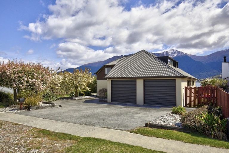 Photo of property in 8 Oregon Drive, Kelvin Heights, Queenstown, 9300