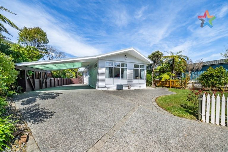 Photo of property in 35 Harbour View Road, Harbour View, Lower Hutt, 5010