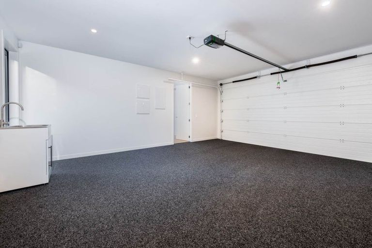 Photo of property in 12b Newburn Road, Waiake, Auckland, 0630