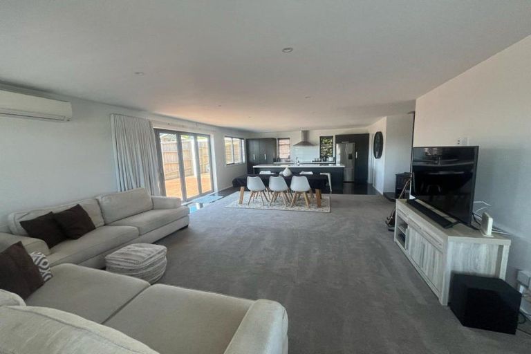 Photo of property in 13a Heta Road, Highlands Park, New Plymouth, 4312