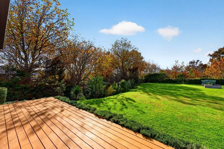 Photo of property in 122c Monument Road, Clevedon, 2582