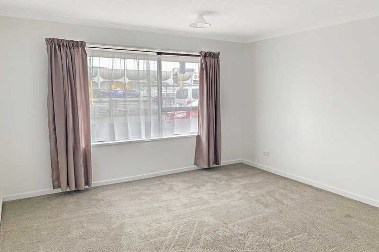 Photo of property in 58 Main North Road, Papanui, Christchurch, 8052