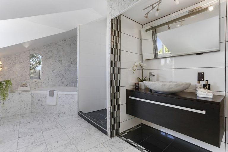 Photo of property in 60 Princes Street, Northcote Point, Auckland, 0627