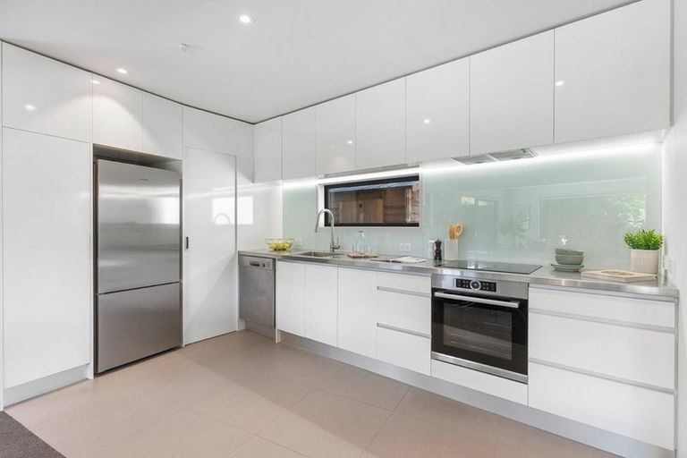 Photo of property in 43b Mandalay Terrace, Khandallah, Wellington, 6035