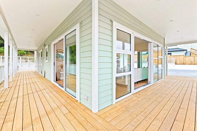 Photo of property in 38 Awanui Road, Red Beach, 0932