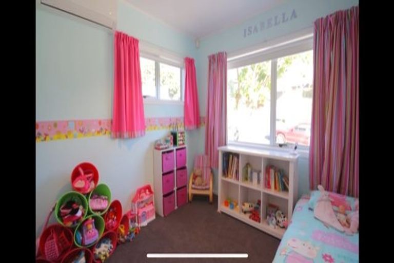 Photo of property in 4 Halder Place, Torbay, Auckland, 0632