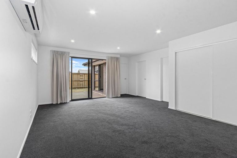 Photo of property in 15 Oakmill Drive, Casebrook, Christchurch, 8051